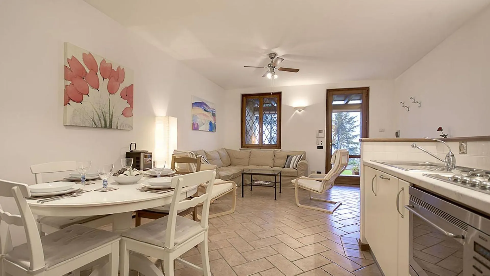 Lovely Flat With Shared Pool And Amazing Lake View Salò Appartement