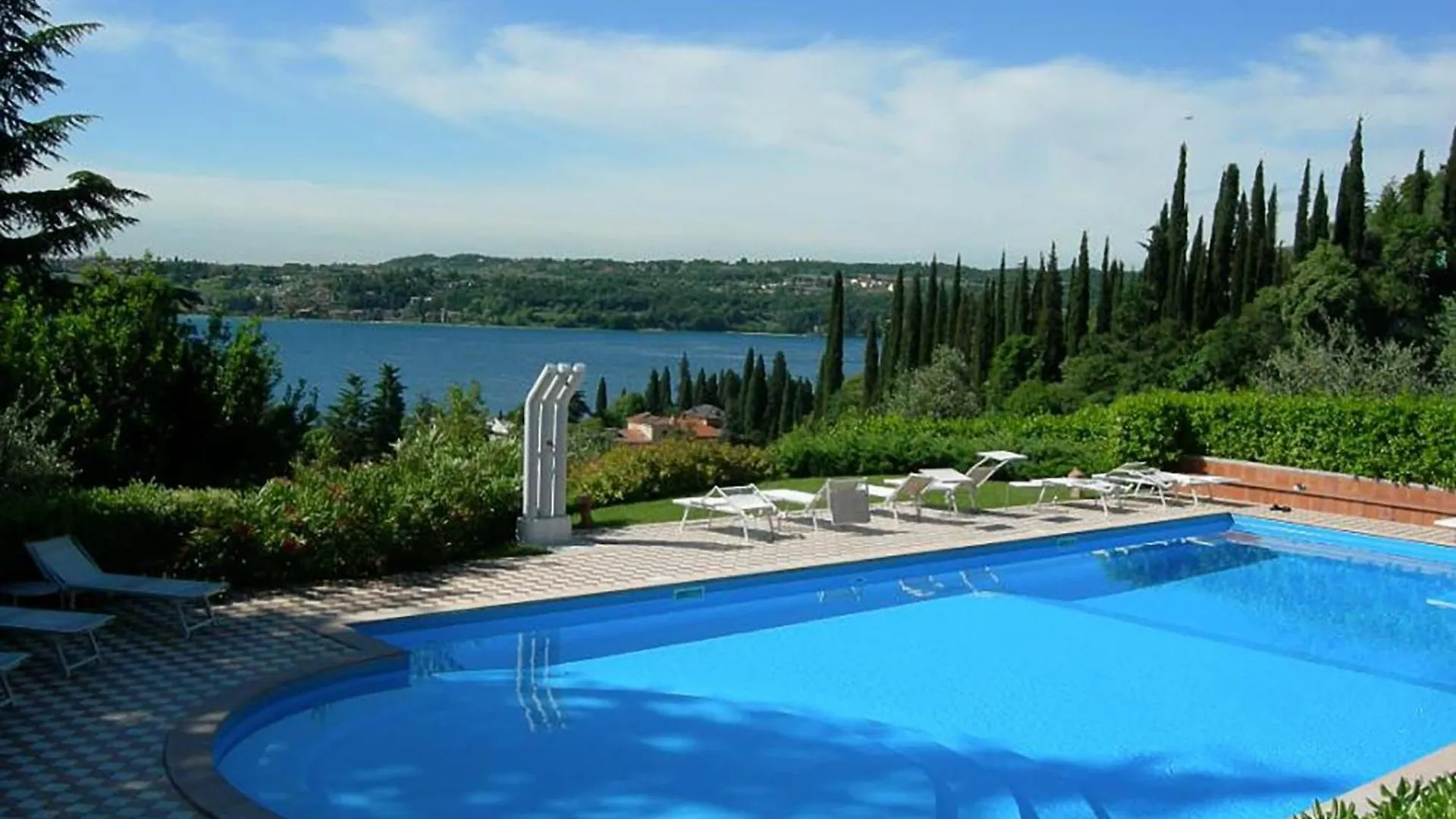 Lovely Flat With Shared Pool And Amazing Lake View Salò Appartement
